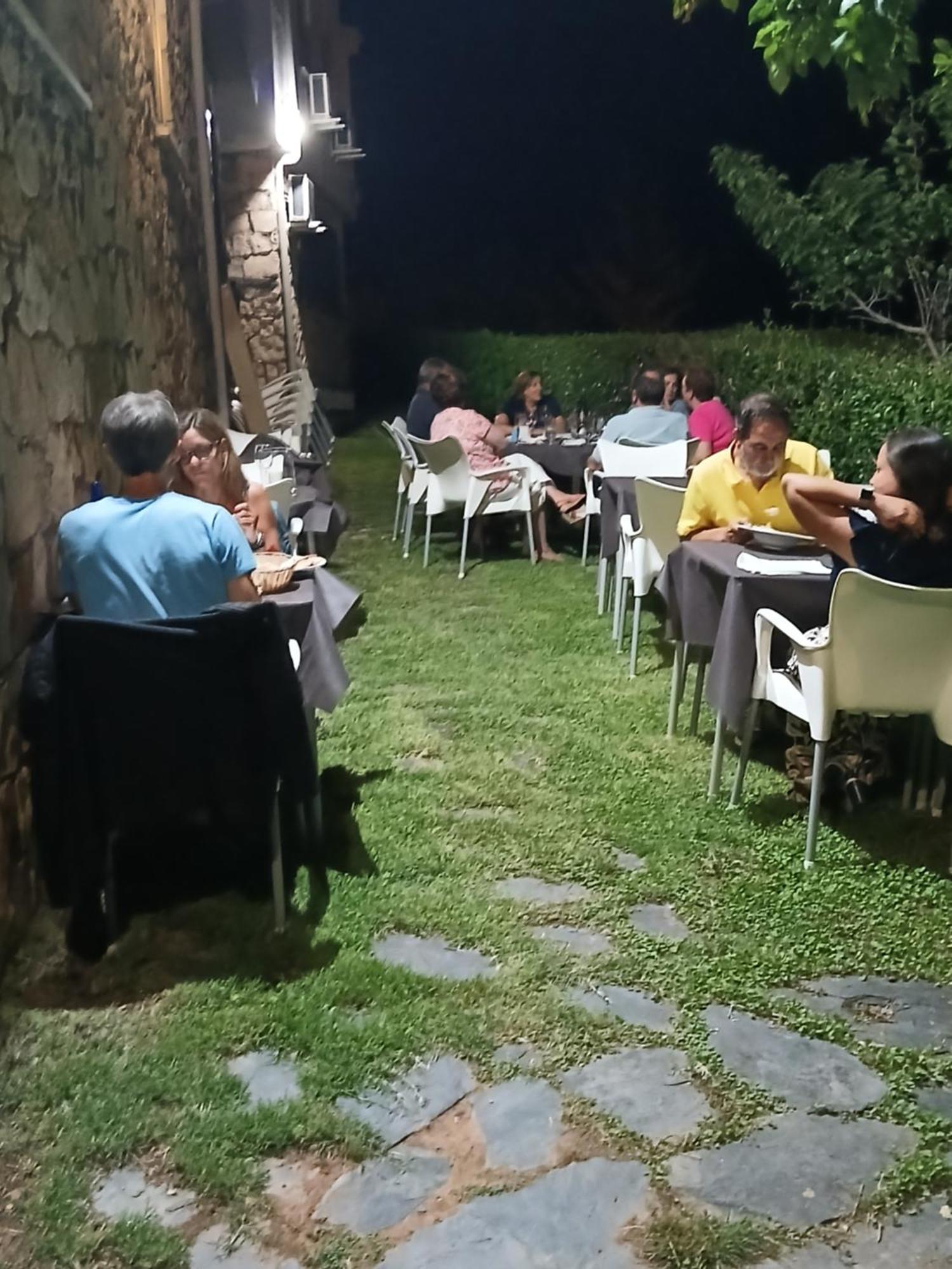 Hospedium Hostal Restaurante El Mirador De Atienza Eksteriør billede
