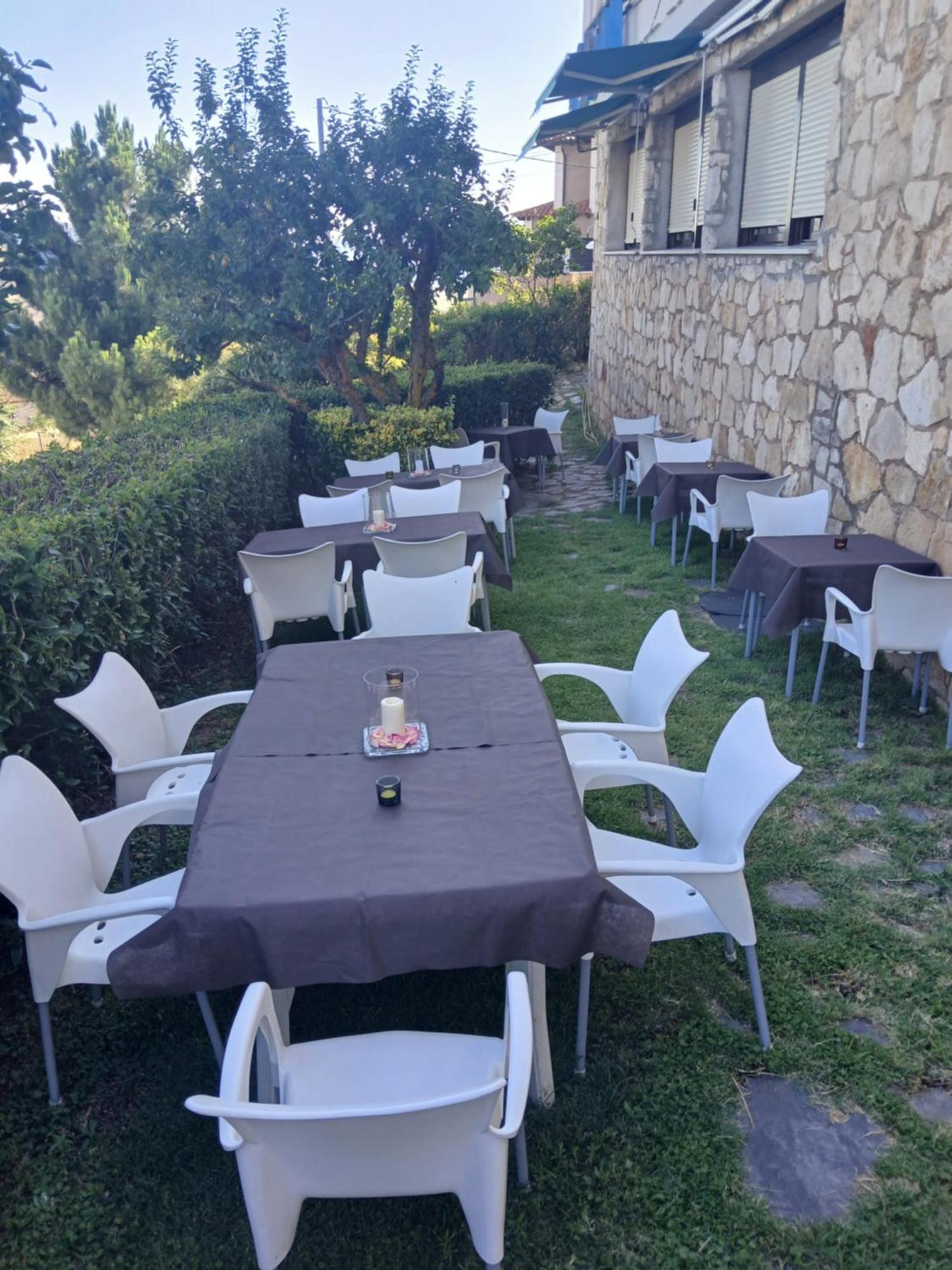 Hospedium Hostal Restaurante El Mirador De Atienza Eksteriør billede