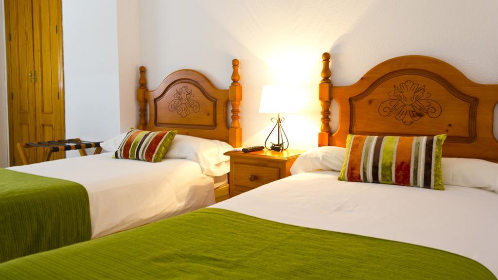 Hospedium Hostal Restaurante El Mirador De Atienza Eksteriør billede